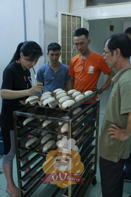Khoá học làm bánh mì Việt Nam | Chia sẽ bí quyết kinh doanh lò bánh mì 17