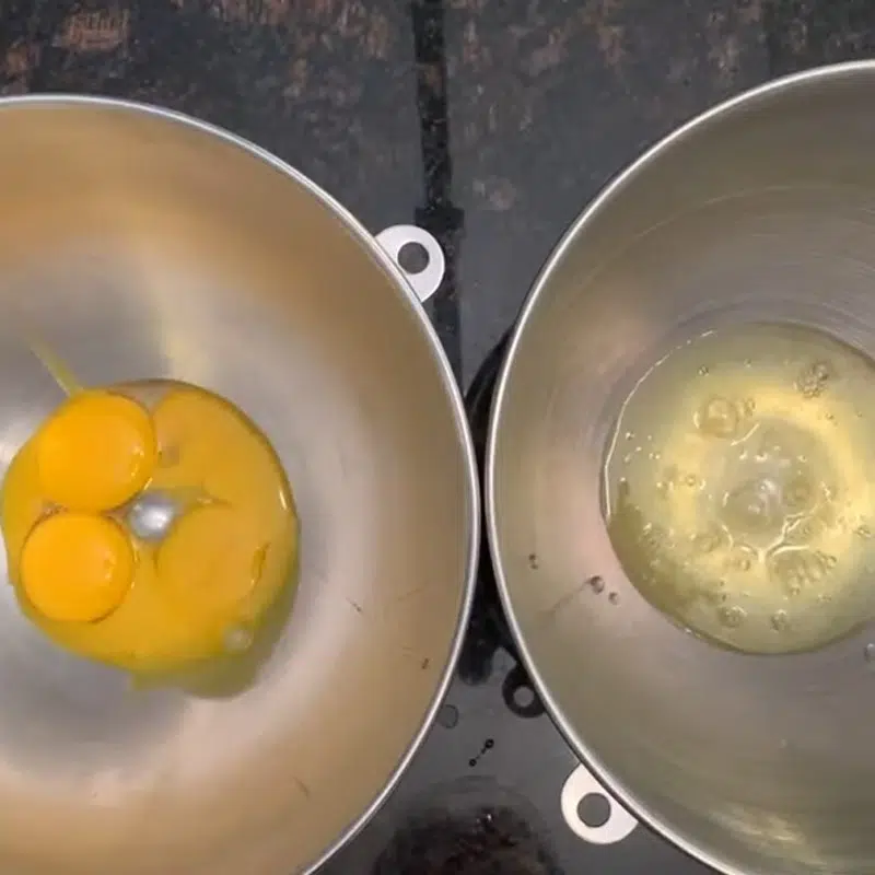 Cách làm bánh bông lan trứng muối keto đơn giản cho người ăn kiêng