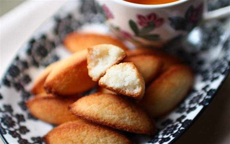 Thưởng thức bánh dừa nướng