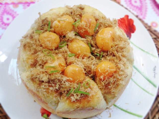 Cách Làm Bánh Mì Mặn Trứng Muối Ngon Mê Ly. Hình ảnh 9