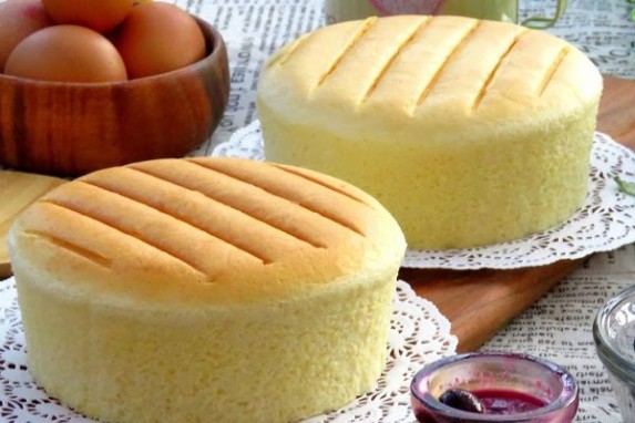 Cách làm bánh bông lan xốp ngon, mềm mịn dựa vào bí quyết nào?