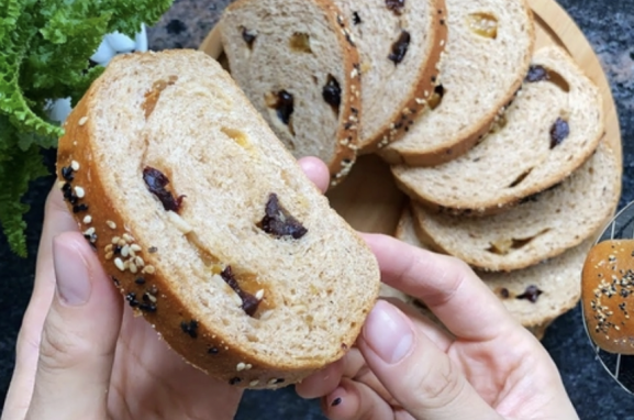 Cách làm bánh mì nguyên cám đơn giản cho hội chị em ăn kiêng